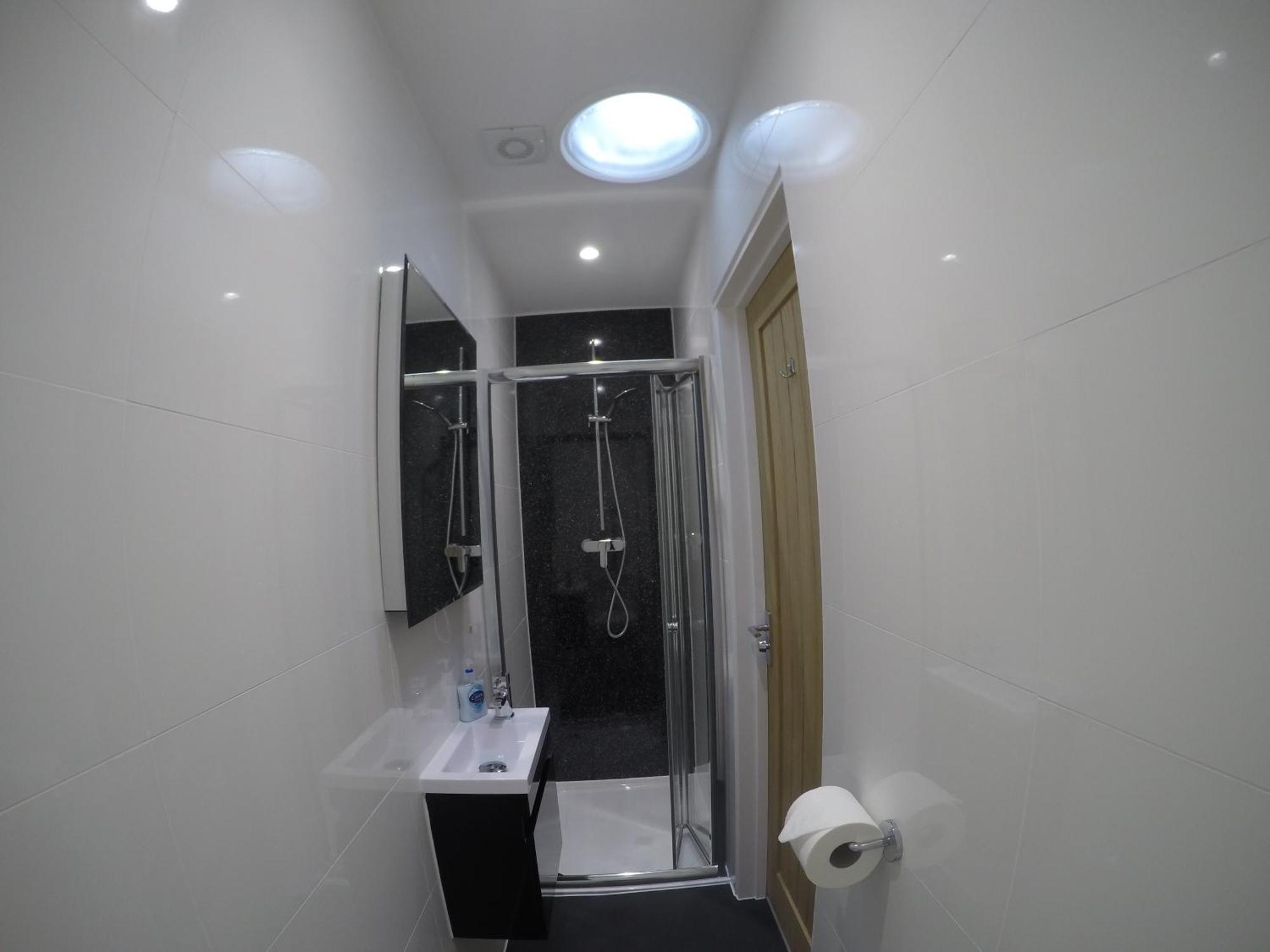 Deepcut Lodge Bed & Breakfast Self Service แคมเบอร์ลีย์ ภายนอก รูปภาพ